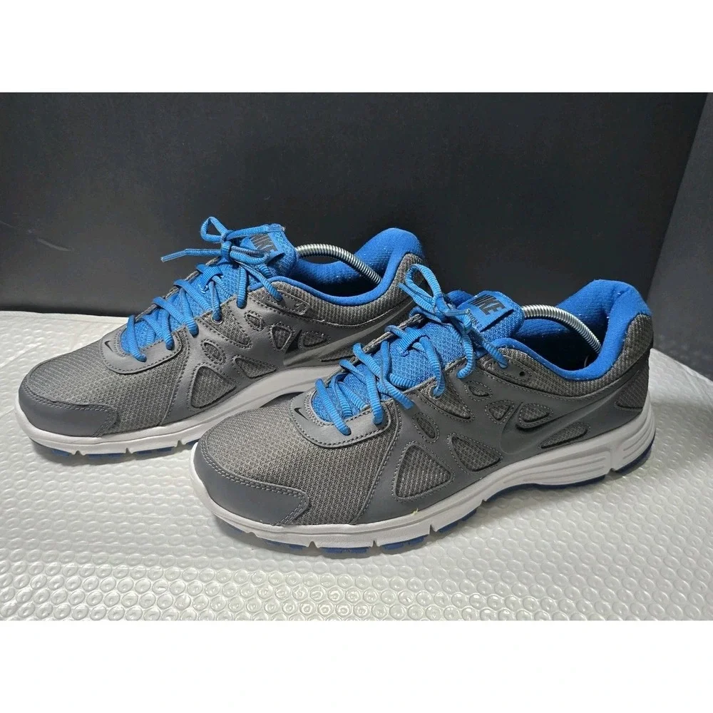 Nike product pair